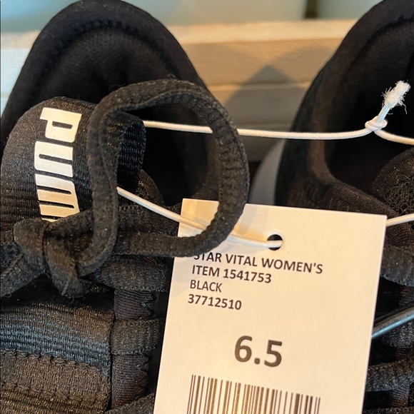NWT Puma Women's Star Vital Black Athletic Shoes with White Sole - Picture 2 of 6